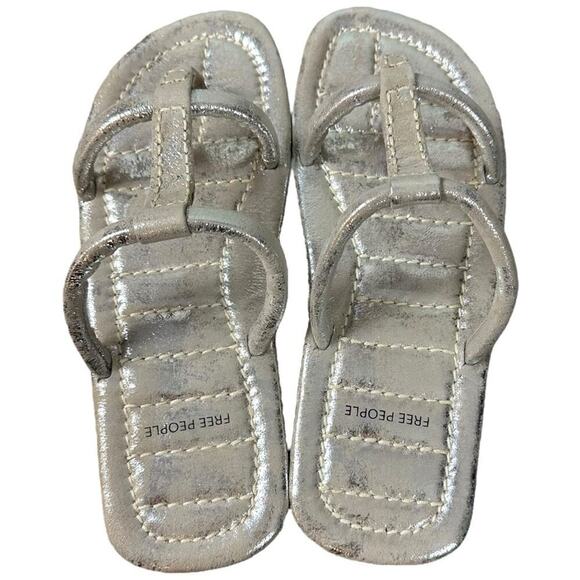 Free People Hadden Sandals in Champagne Metallic Size 11 - Picture 9 of 16